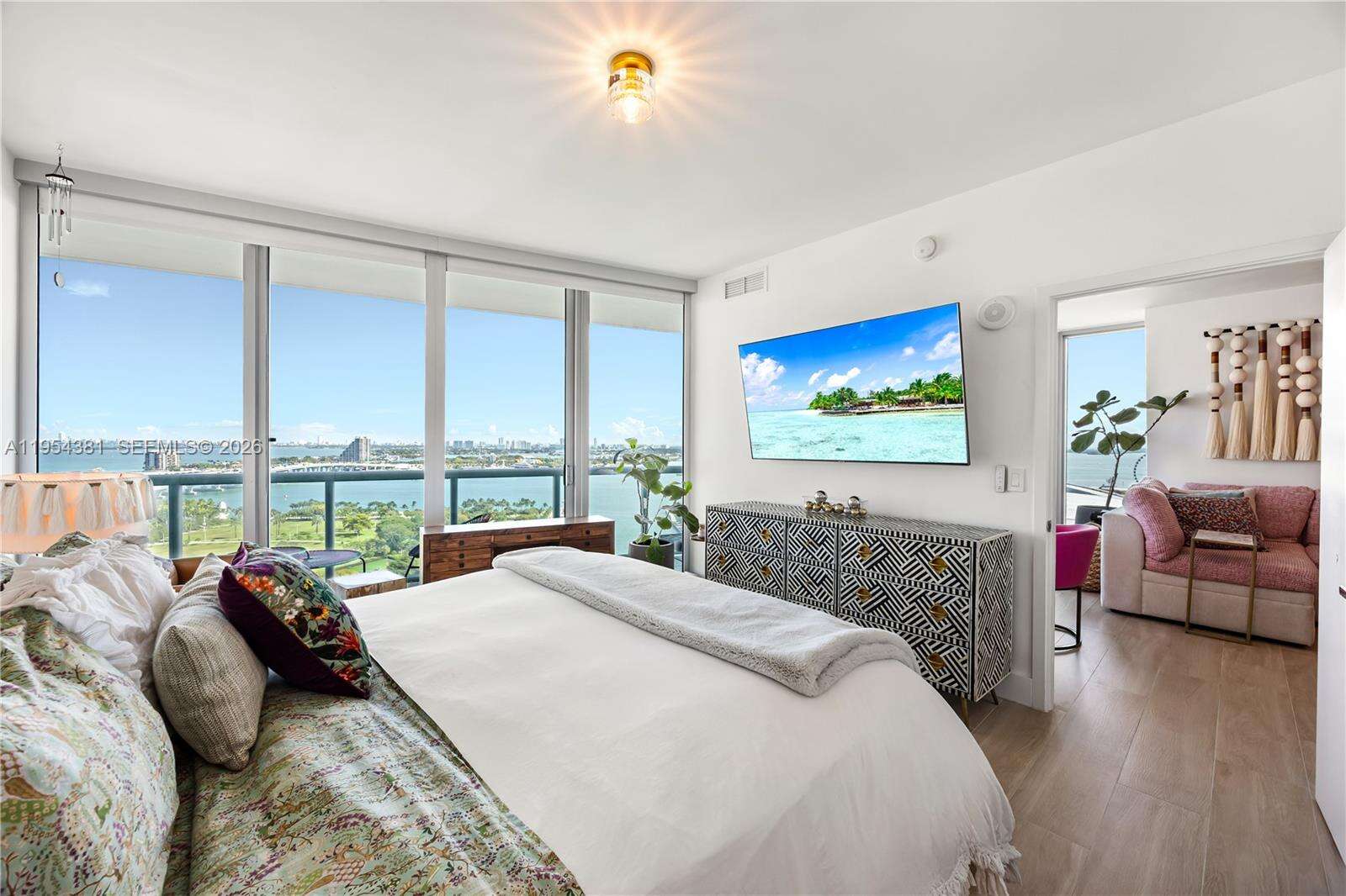 Marina Blue at 888 Biscayne Blvd, Miami, FL 33132 - For Sale photo 1