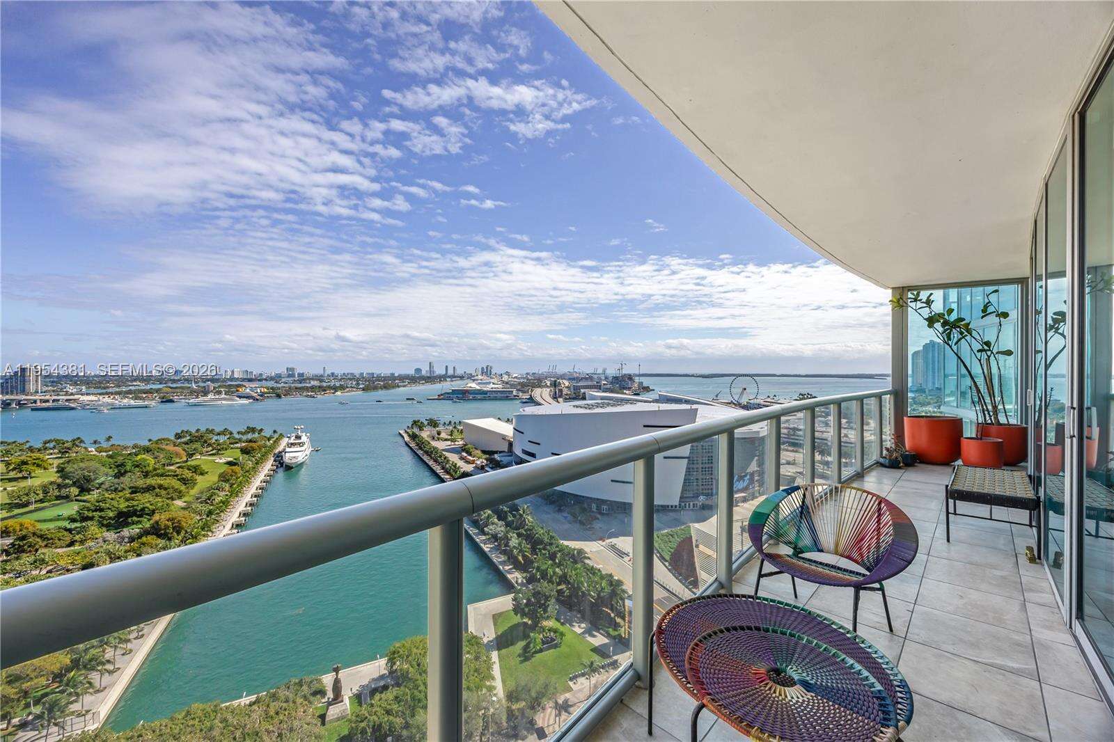 Marina Blue at 888 Biscayne Blvd, Miami, FL 33132 - For Sale photo 2