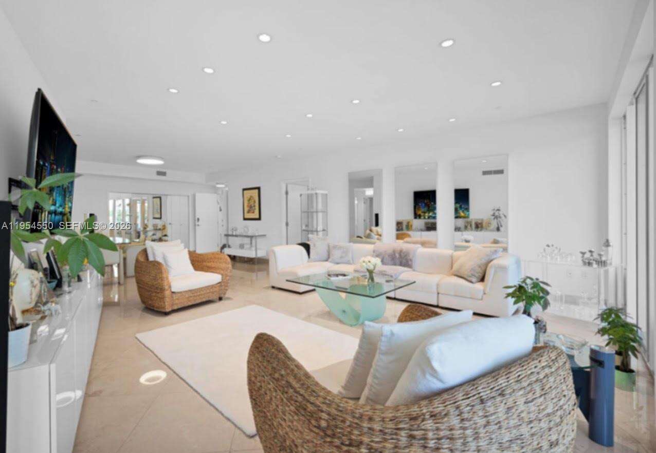 MAJESTIC TOWER AT BAL HARBOUR - 9601 Collins Ave, Bal Harbour, FL 33154 | Picture 16