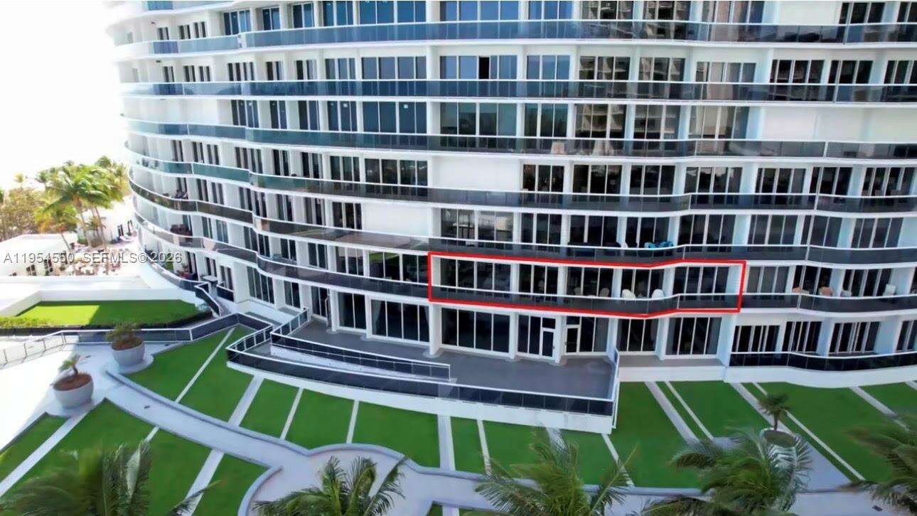 MAJESTIC TOWER AT BAL HARBOUR - 9601 Collins Ave, Bal Harbour, FL 33154 | Picture 3