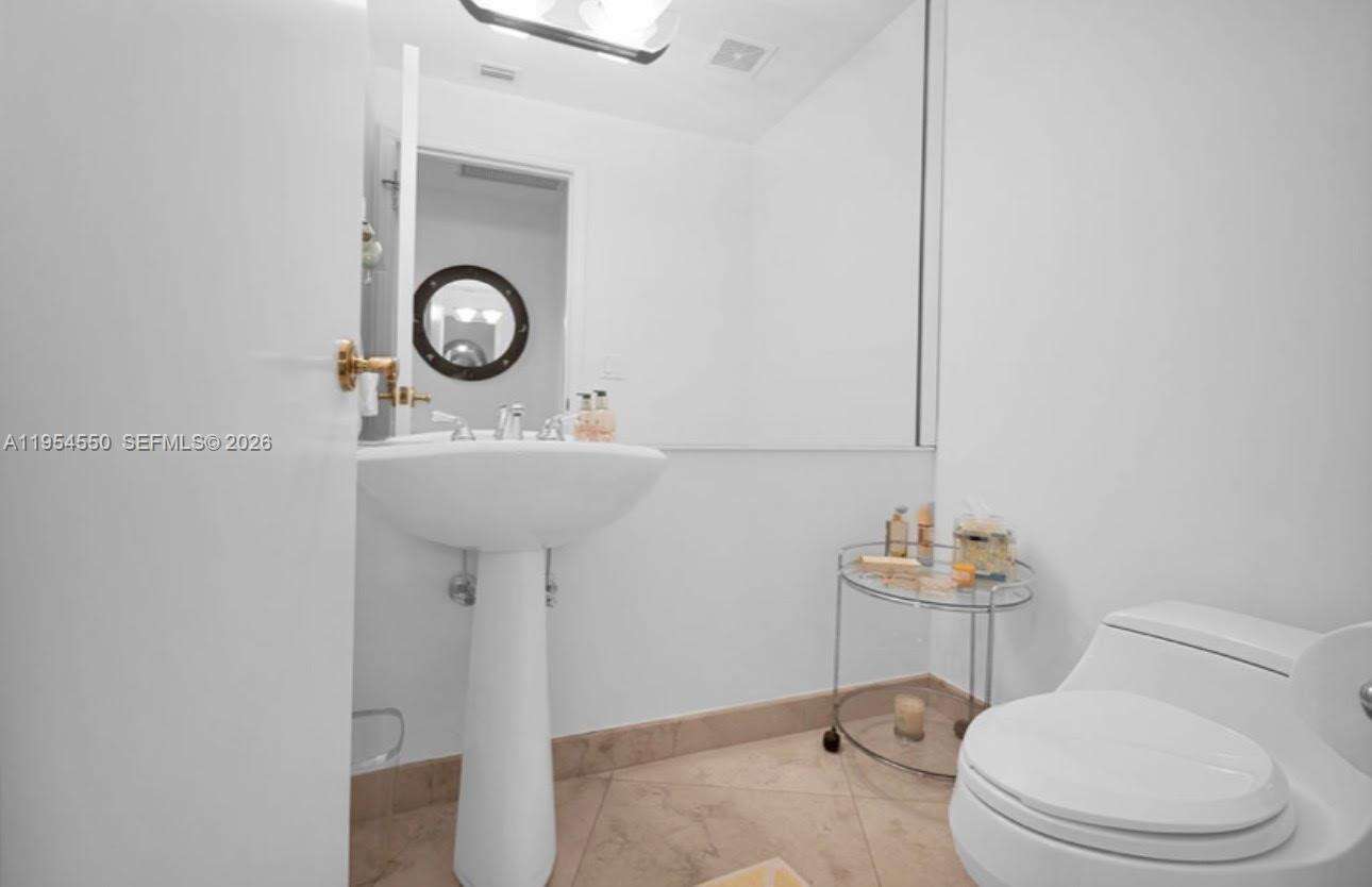 MAJESTIC TOWER AT BAL HARBOUR - 9601 Collins Ave, Bal Harbour, FL 33154 | Picture 35