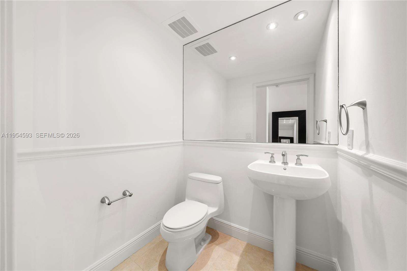 CARBONELL - 901 Brickell Key Blvd, Miami, FL 33131 | Picture 25