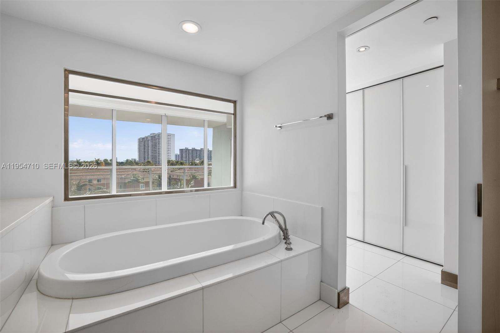 Artech at 2950 188 St, Aventura, FL 33180 - For Sale photo 44