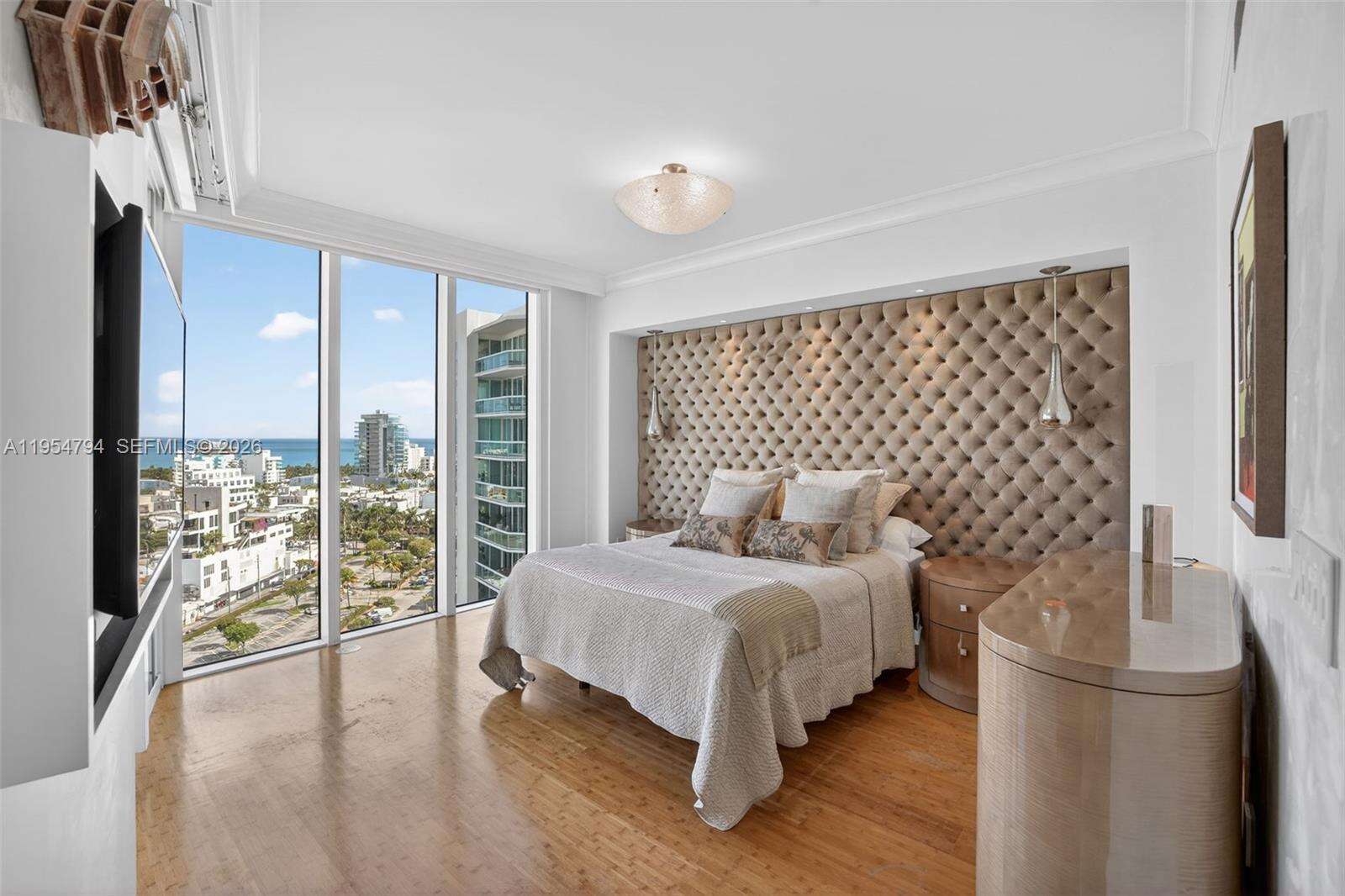 MURANO AT PORTOFINO - 1000 Pointe Dr, Miami Beach, FL 33139 | Picture 45