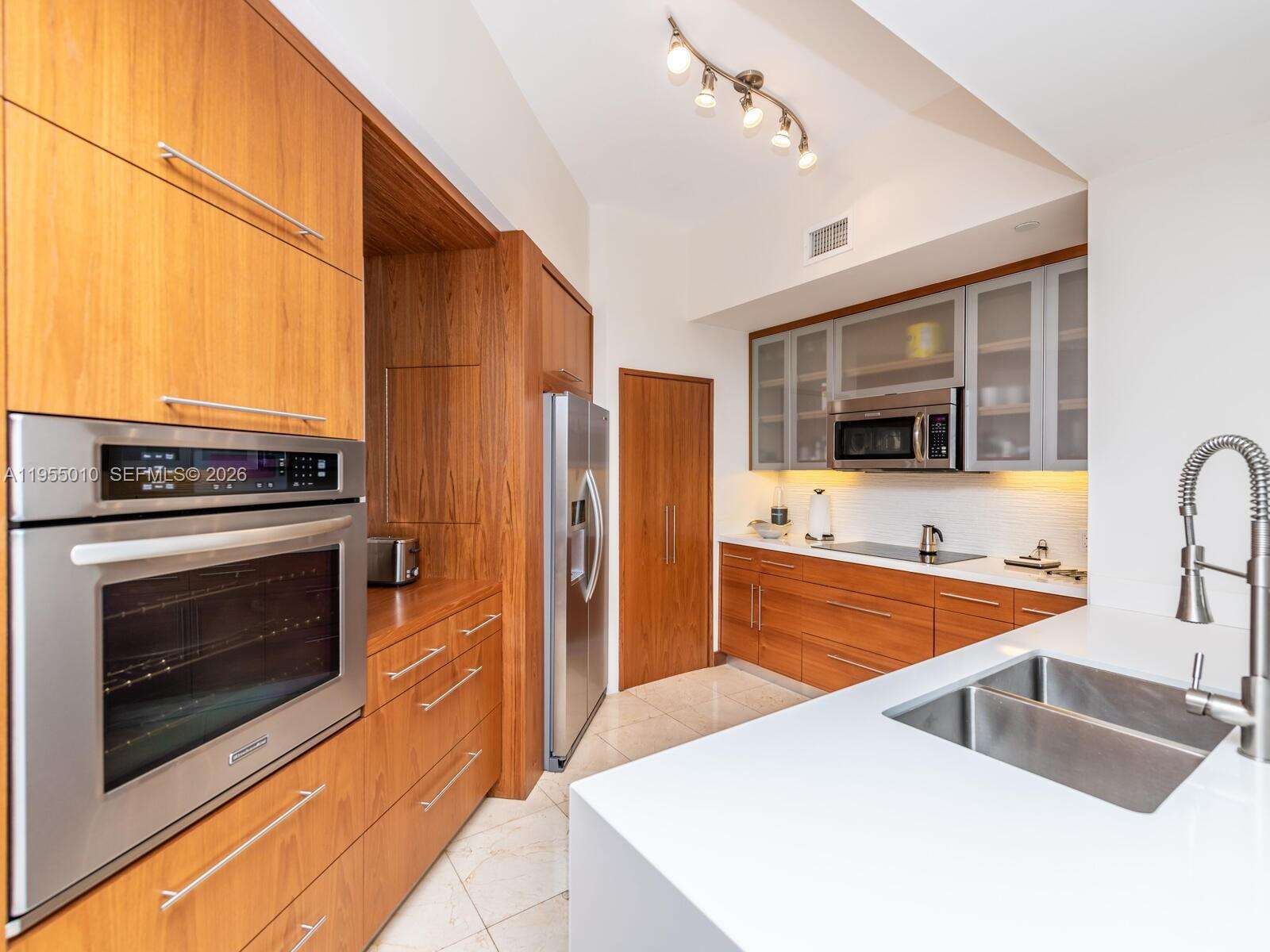 One Tequesta Point at 888 Brickell Key Dr, Miami, FL 33131 - For Sale photo 7