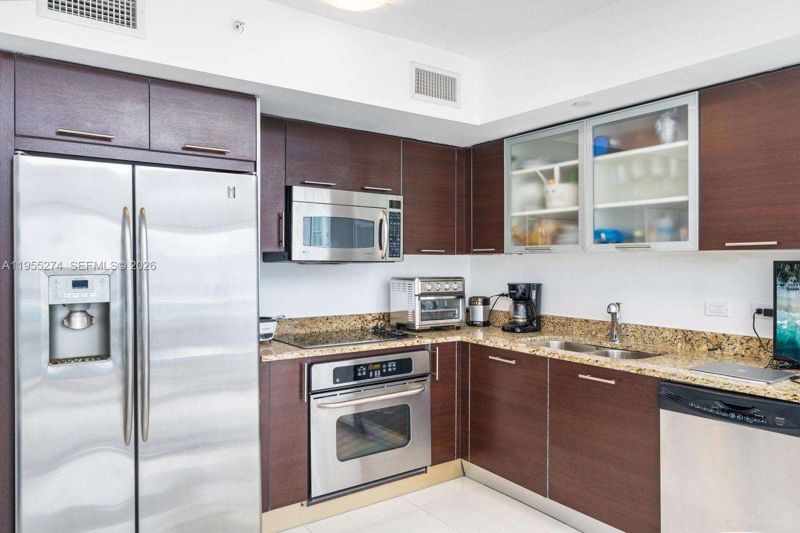Brickell On The River at 41 5 St, Miami, FL 33131 - For Sale photo 4