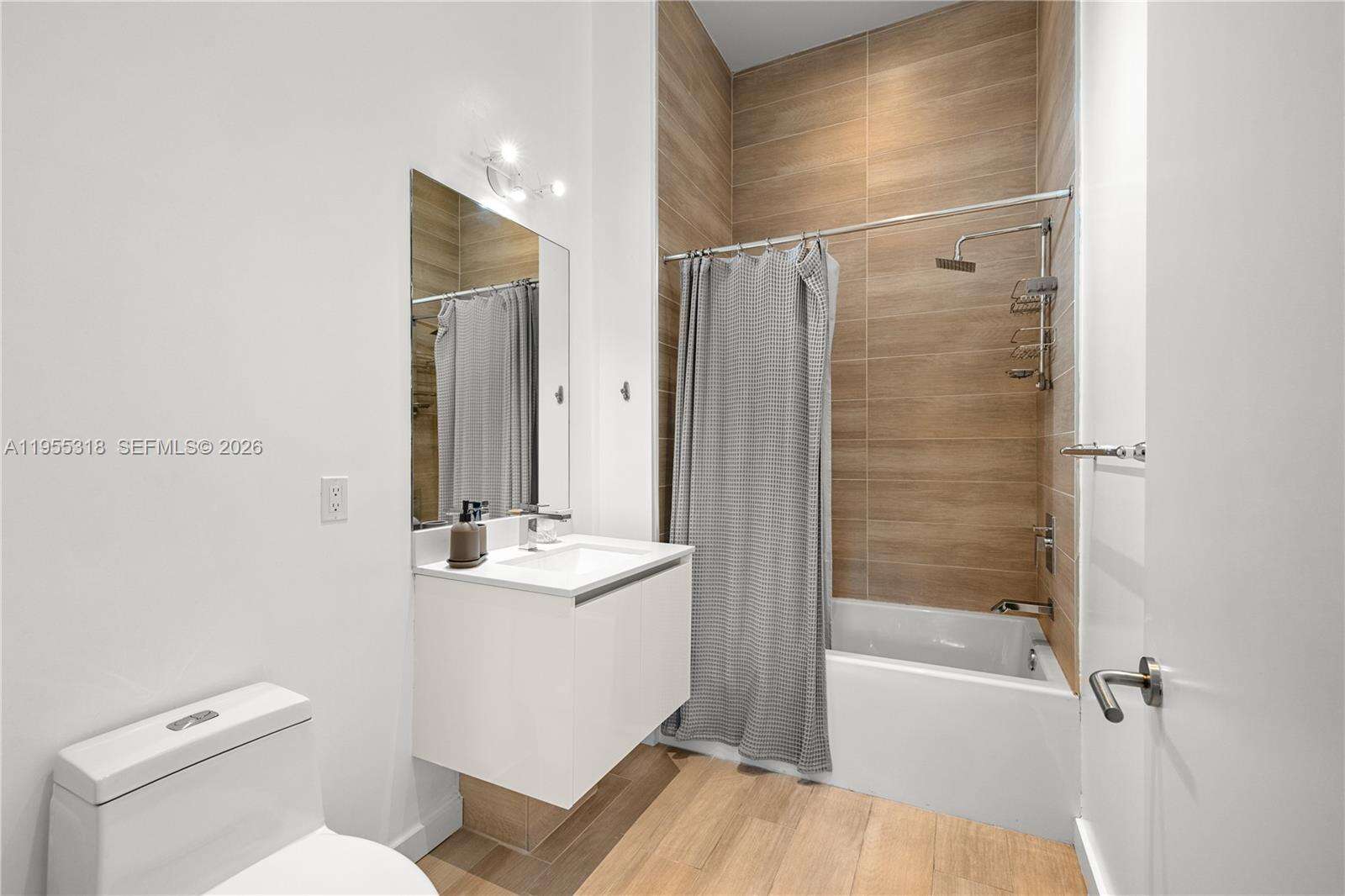 Le Parc At Brickell at 1600 1 Ave, Miami, FL 33129 - For Sale photo 16