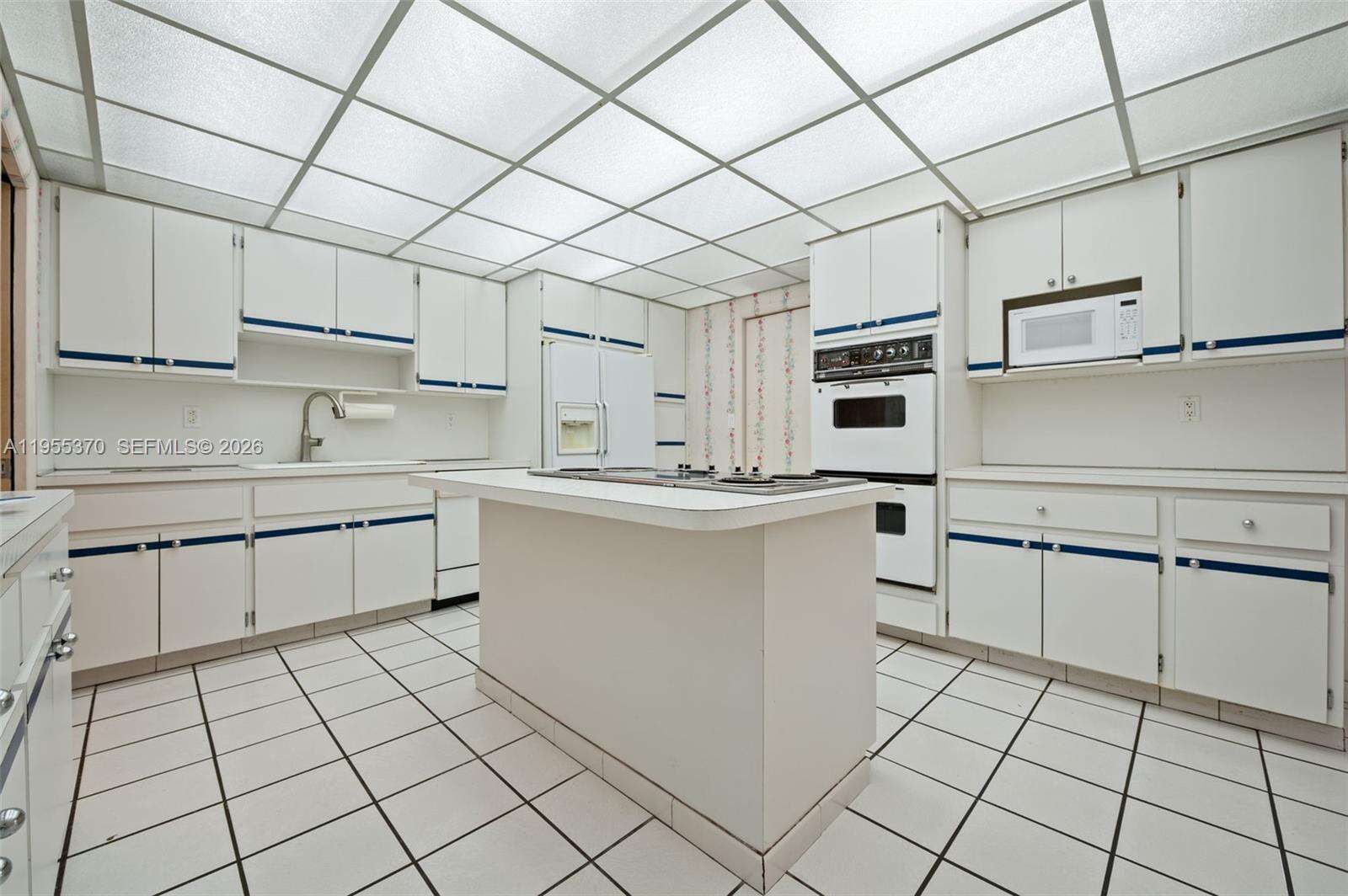 Bal Harbour 101 at 10155 Collins Ave, Bal Harbour, FL 33154 - For Sale photo 16