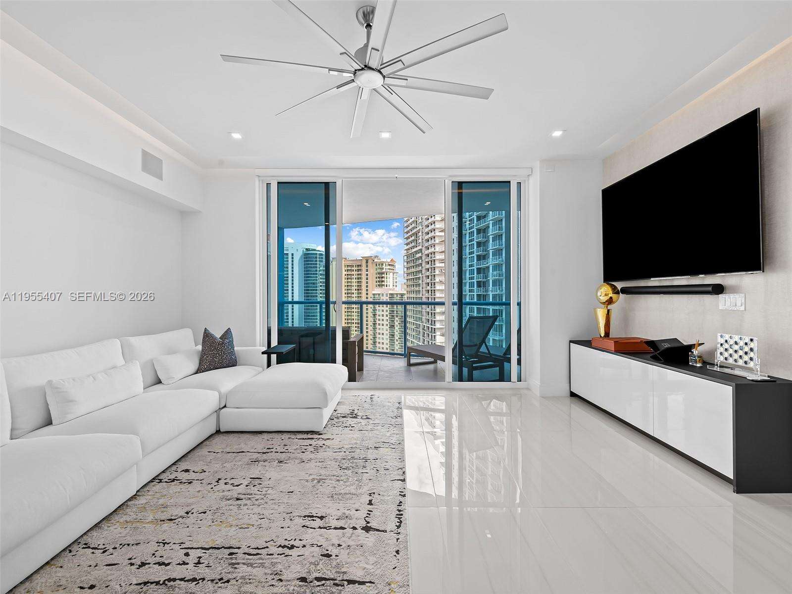 LAS OLAS RIVER HOUSE - 333 Las Olas Way, Fort Lauderdale, FL 33301 | Picture 18