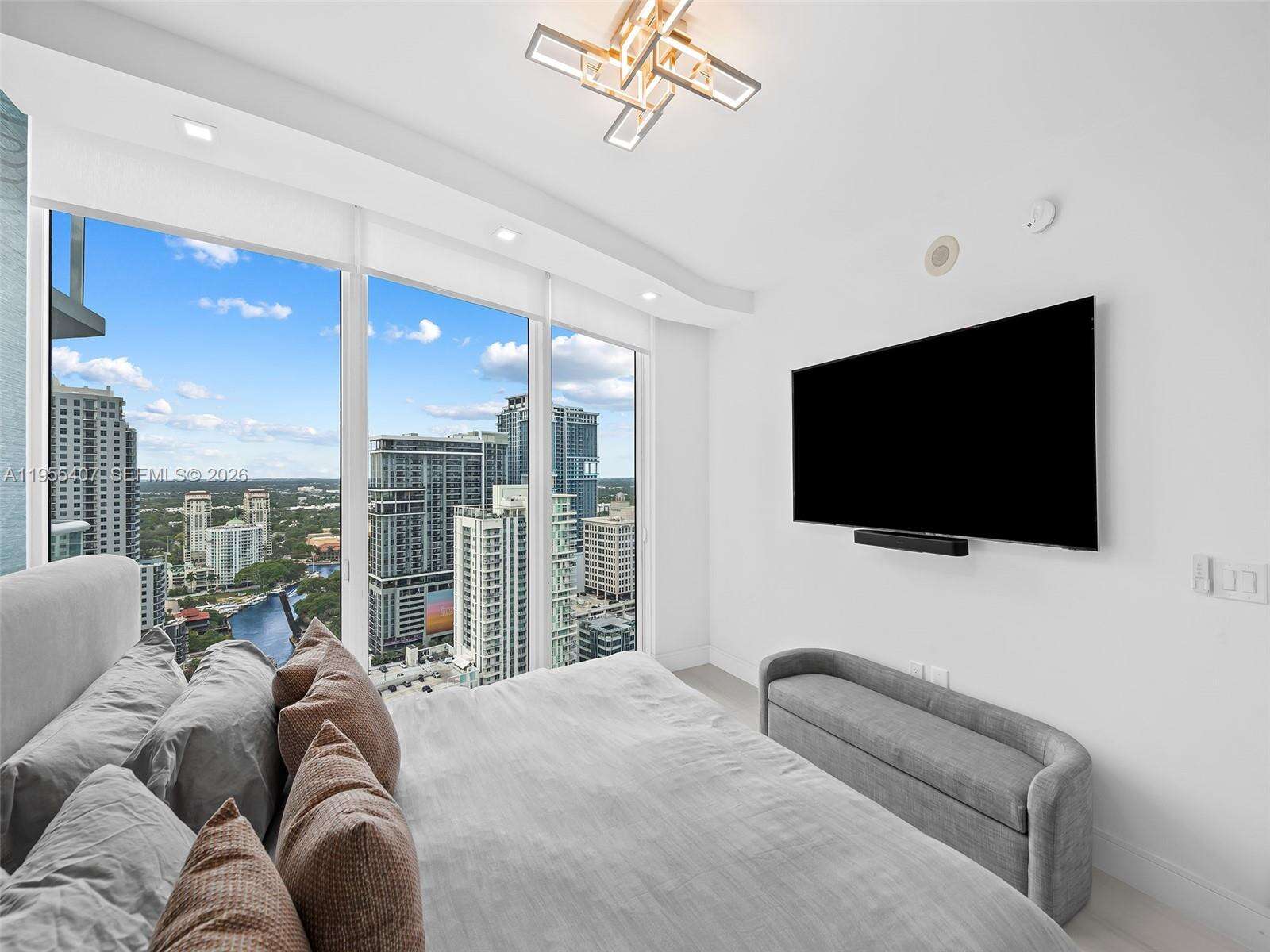 LAS OLAS RIVER HOUSE - 333 Las Olas Way, Fort Lauderdale, FL 33301 | Picture 32