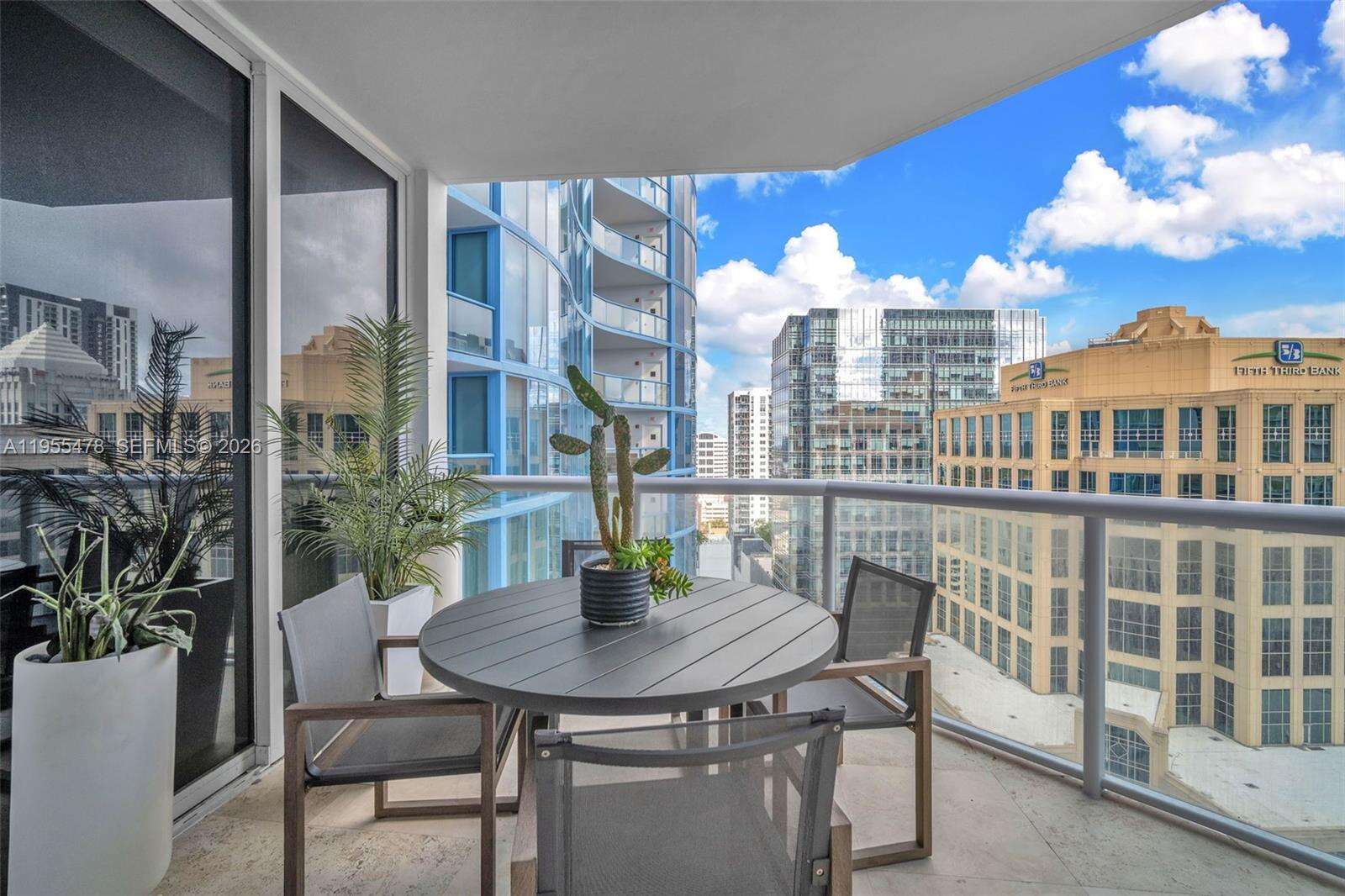 LAS OLAS RIVER HOUSE - 333 Las Olas Way, Fort Lauderdale, FL 33301 | Picture 11