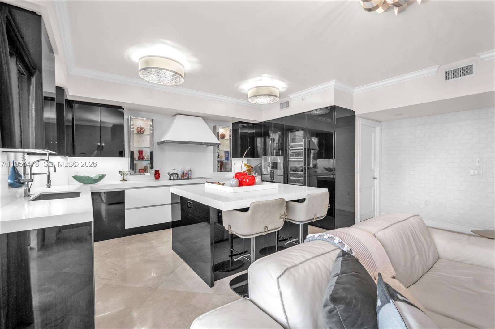 LAS OLAS RIVER HOUSE - 333 Las Olas Way, Fort Lauderdale, FL 33301 | Picture 3