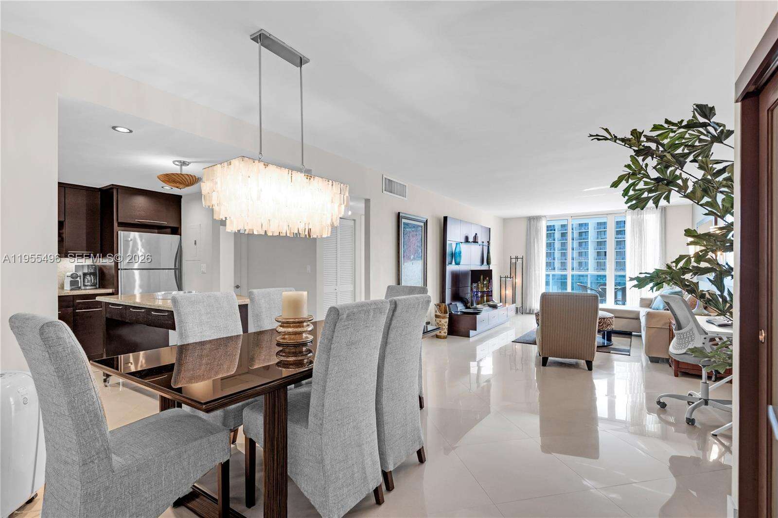 RONEY PALACE - 2301 Collins Ave, Miami Beach, FL 33139 | Picture 3