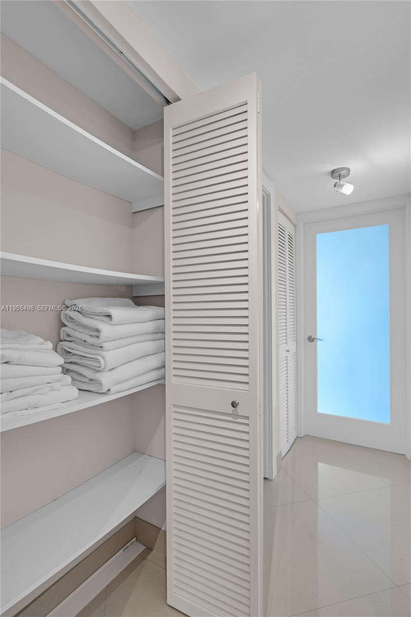 RONEY PALACE - 2301 Collins Ave, Miami Beach, FL 33139 | Picture 24