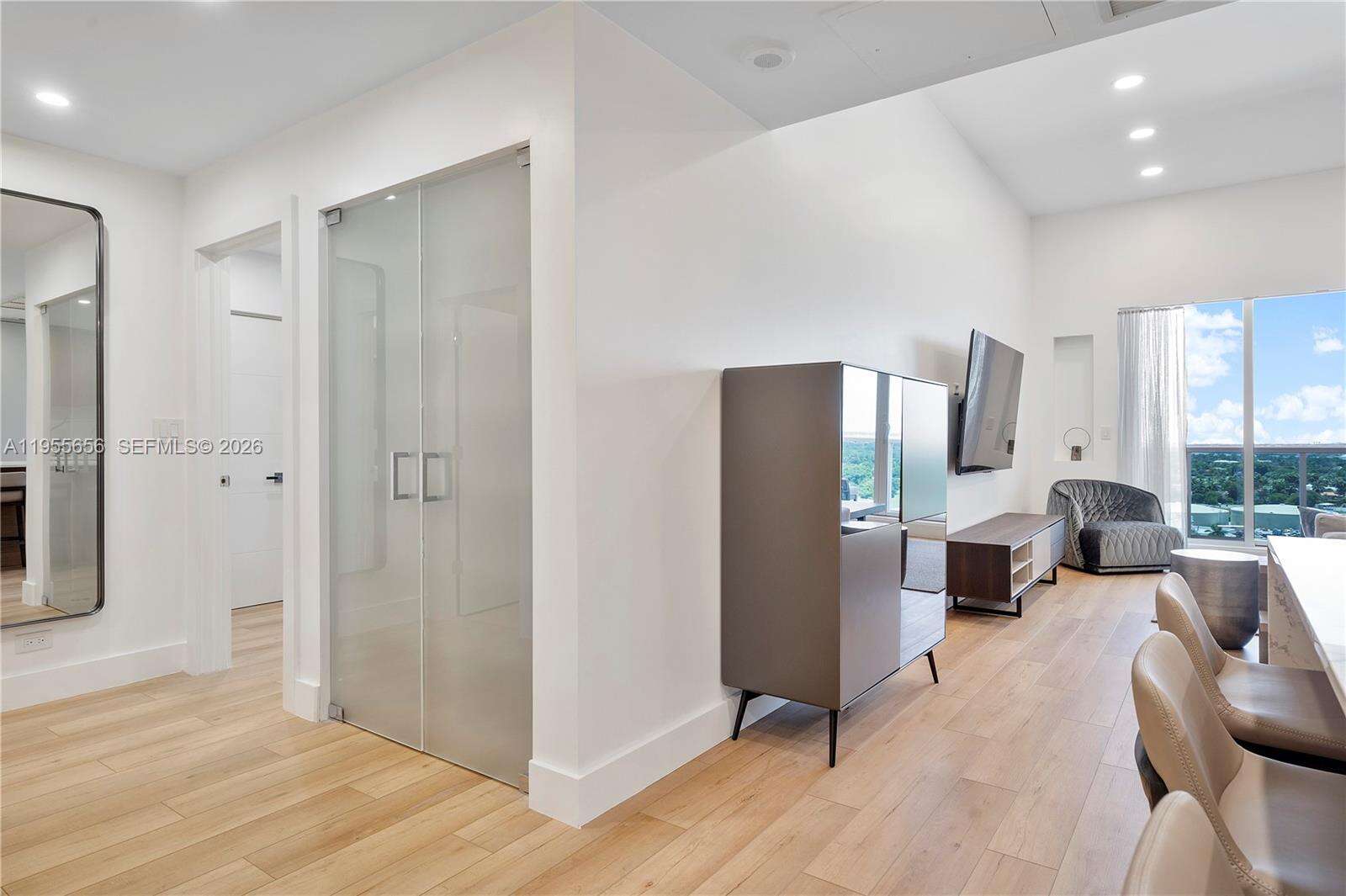 Roney Palace at 2301 Collins Ave, Miami Beach, FL 33139 - For Sale photo 11