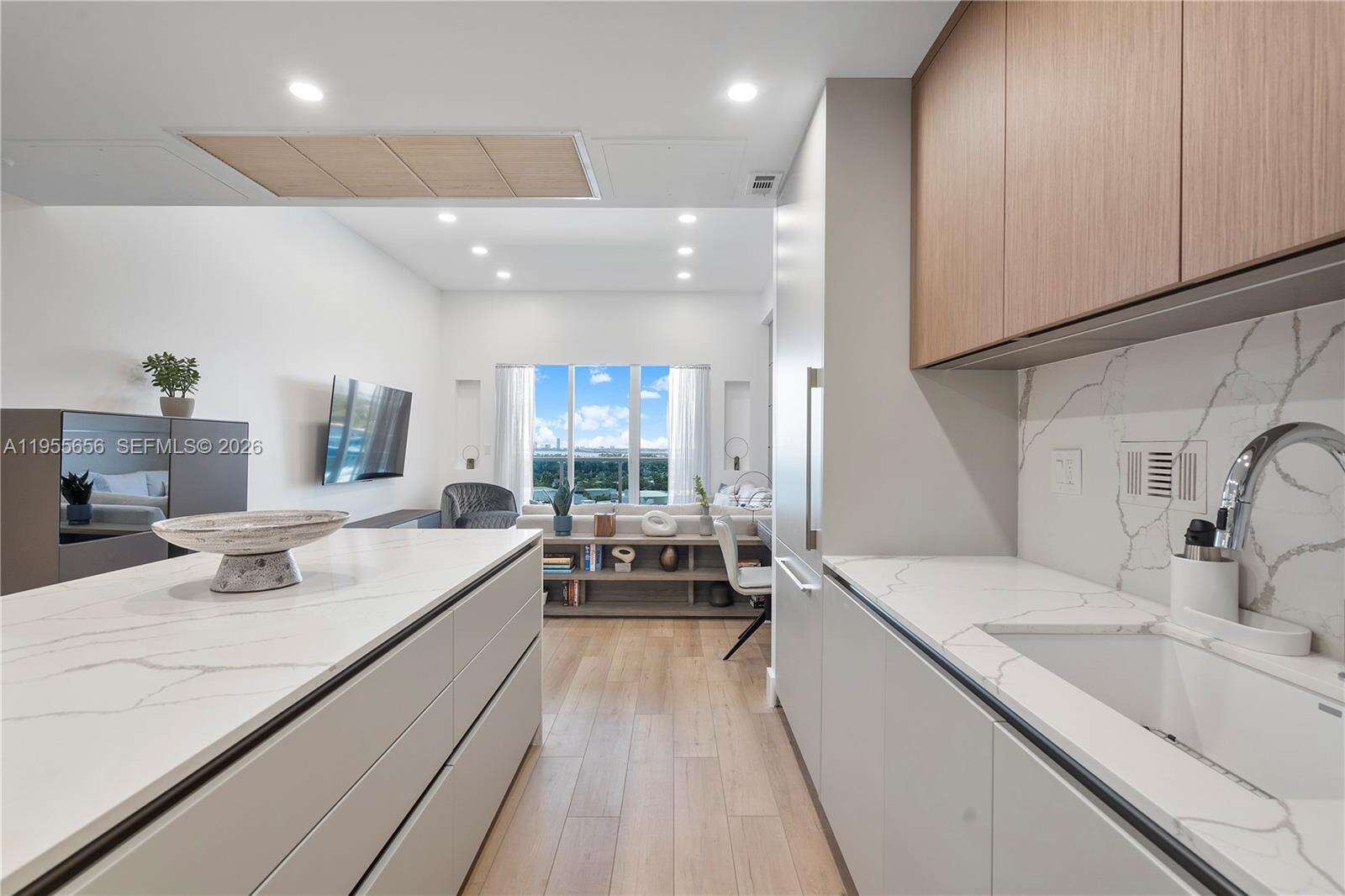Roney Palace at 2301 Collins Ave, Miami Beach, FL 33139 - For Sale photo 4