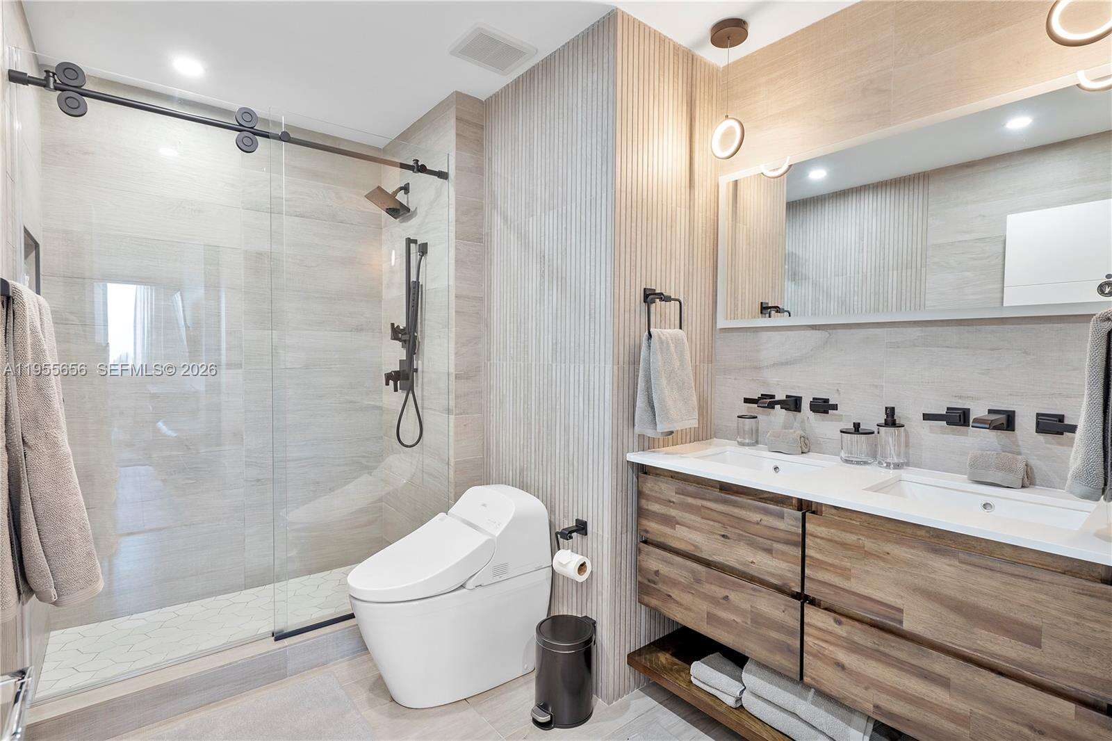 Roney Palace at 2301 Collins Ave, Miami Beach, FL 33139 - For Sale photo 8