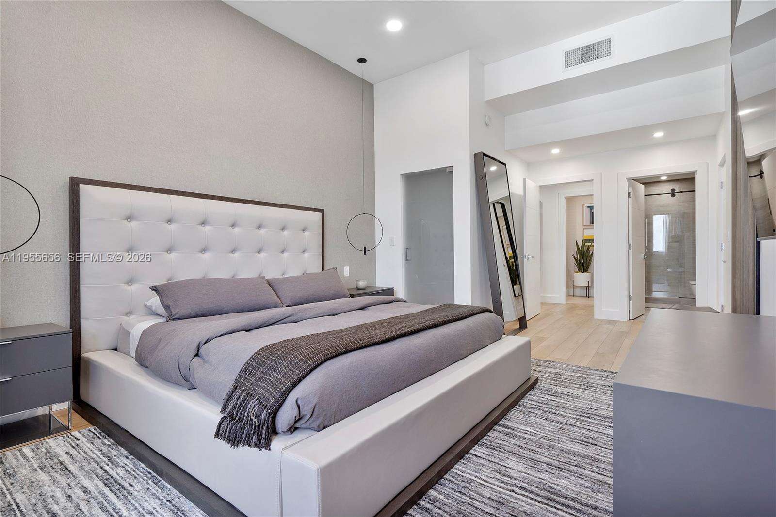 Roney Palace at 2301 Collins Ave, Miami Beach, FL 33139 - For Sale photo 9