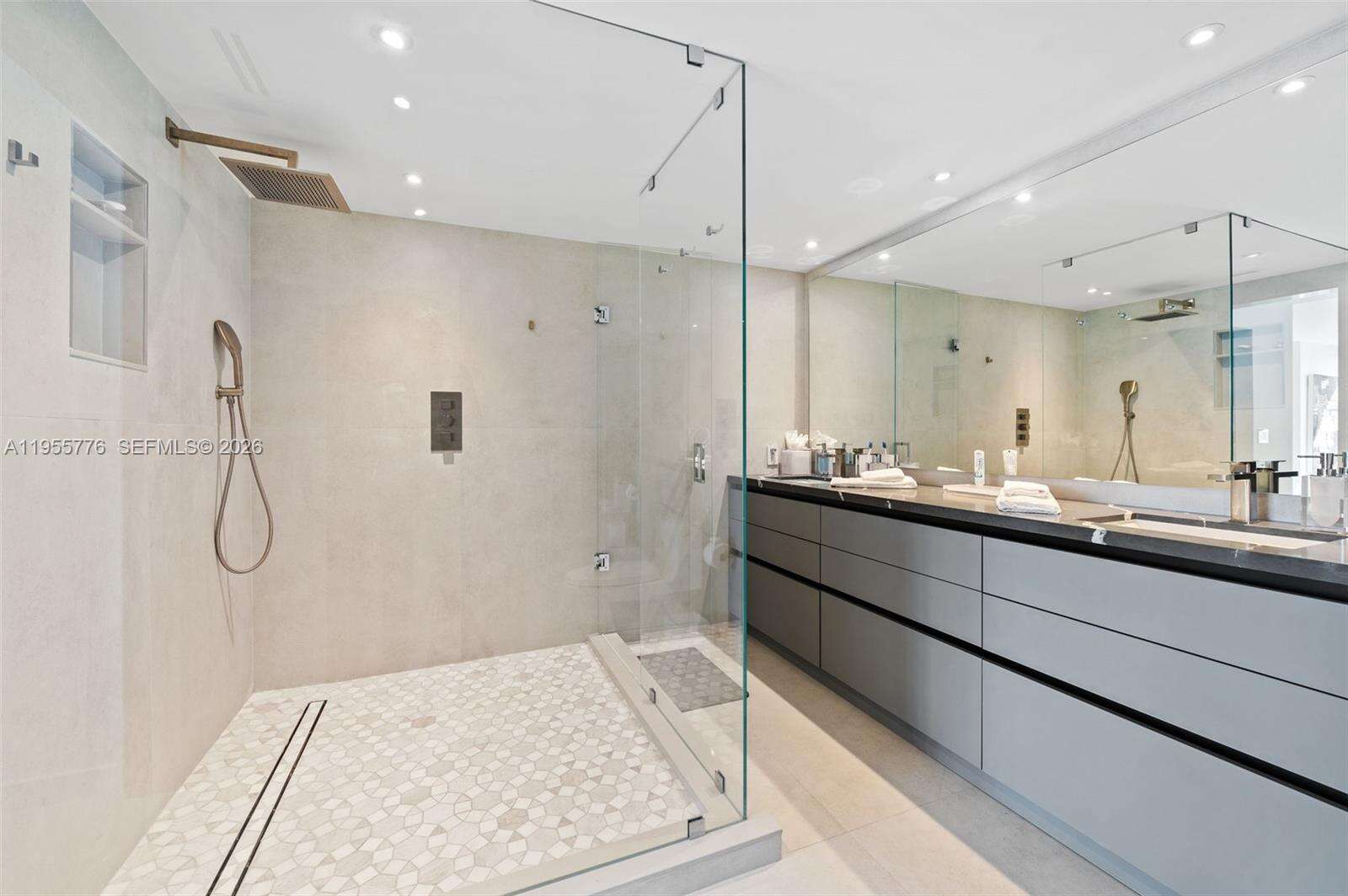 KENILWORTH - 10205 Collins Ave, Bal Harbour, FL 33154 | Picture 17