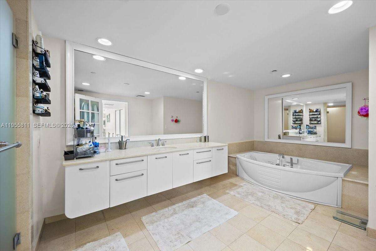 OCEAN PALMS - 3101 Ocean Dr, Hollywood, FL 33019 | Picture 41