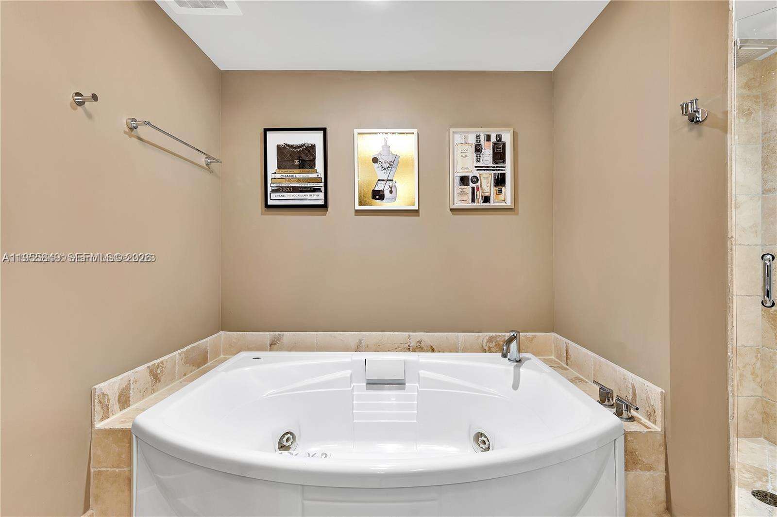 TRUMP ROYALE - 18201 Collins Ave, Sunny Isles Beach, FL 33160 | Picture 14