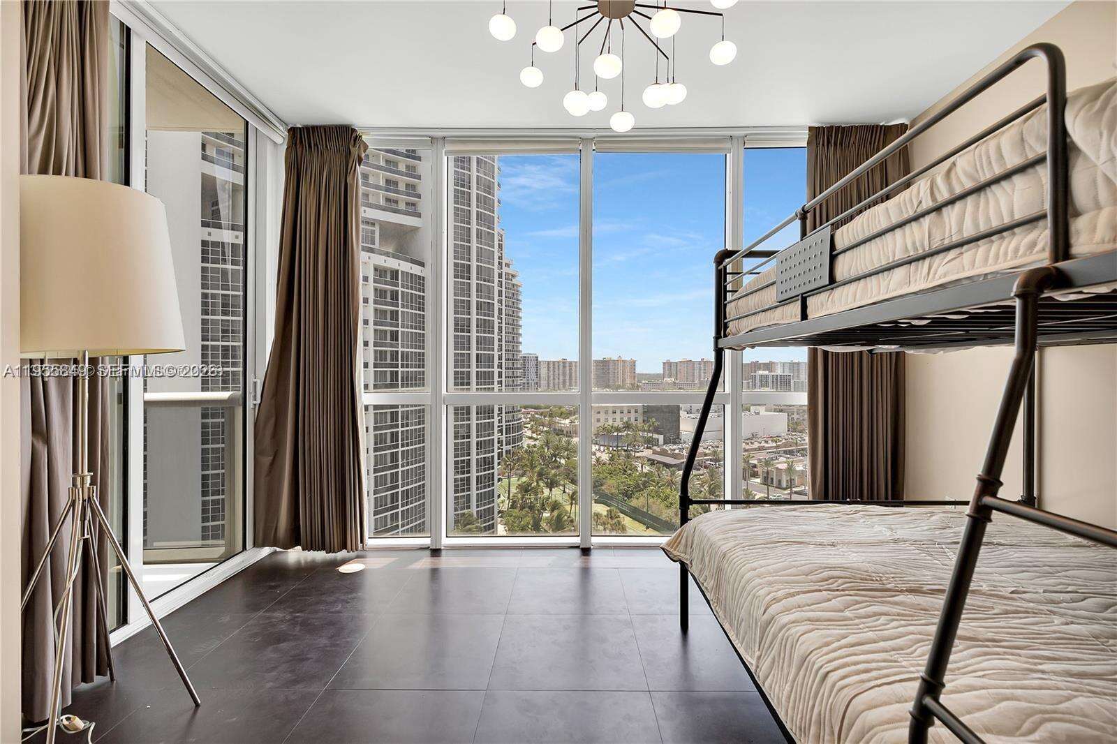 TRUMP ROYALE - 18201 Collins Ave, Sunny Isles Beach, FL 33160 | Picture 3