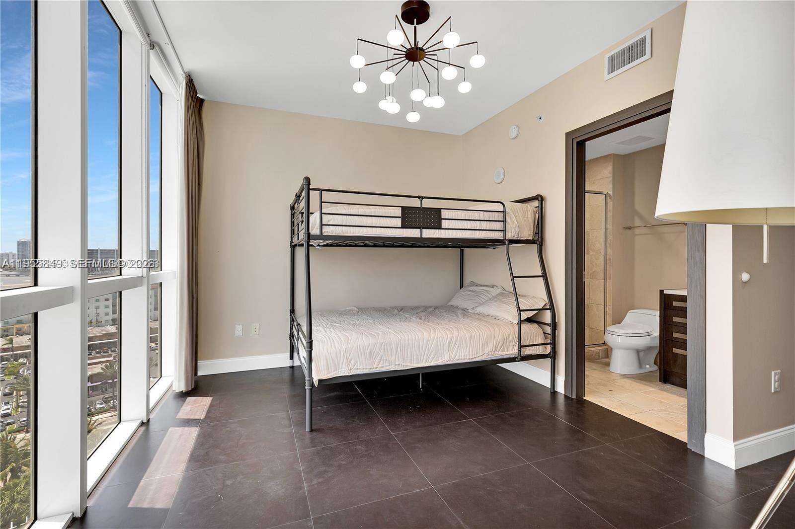 TRUMP ROYALE - 18201 Collins Ave, Sunny Isles Beach, FL 33160 | Picture 5