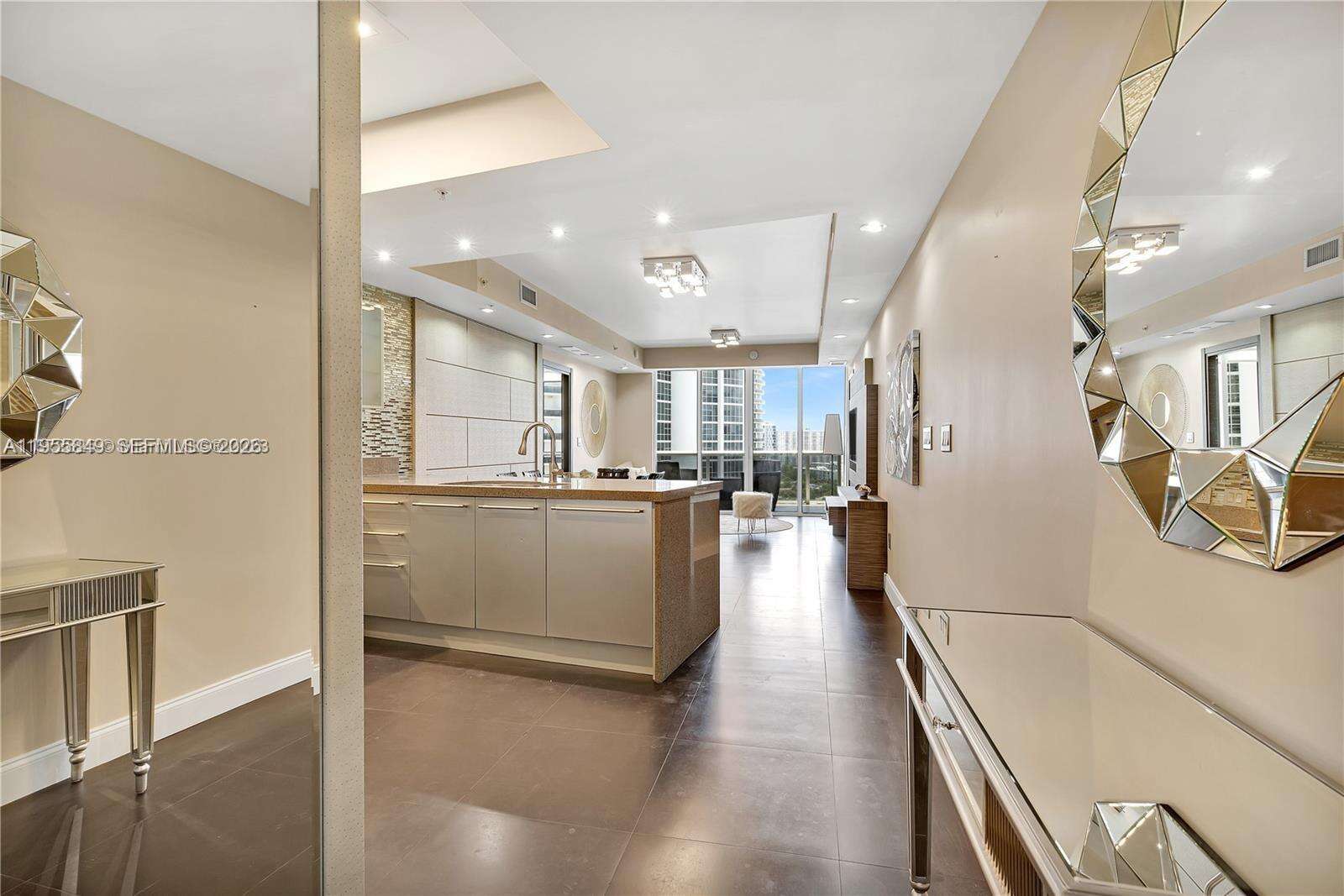 TRUMP ROYALE - 18201 Collins Ave, Sunny Isles Beach, FL 33160 | Picture 8