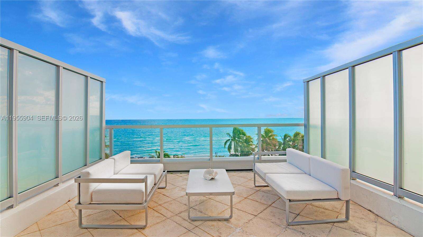 FONTAINEBLEAU III OCEAN CLUB - 4391 Collins Ave, Miami Beach, FL 33140 | Picture 11