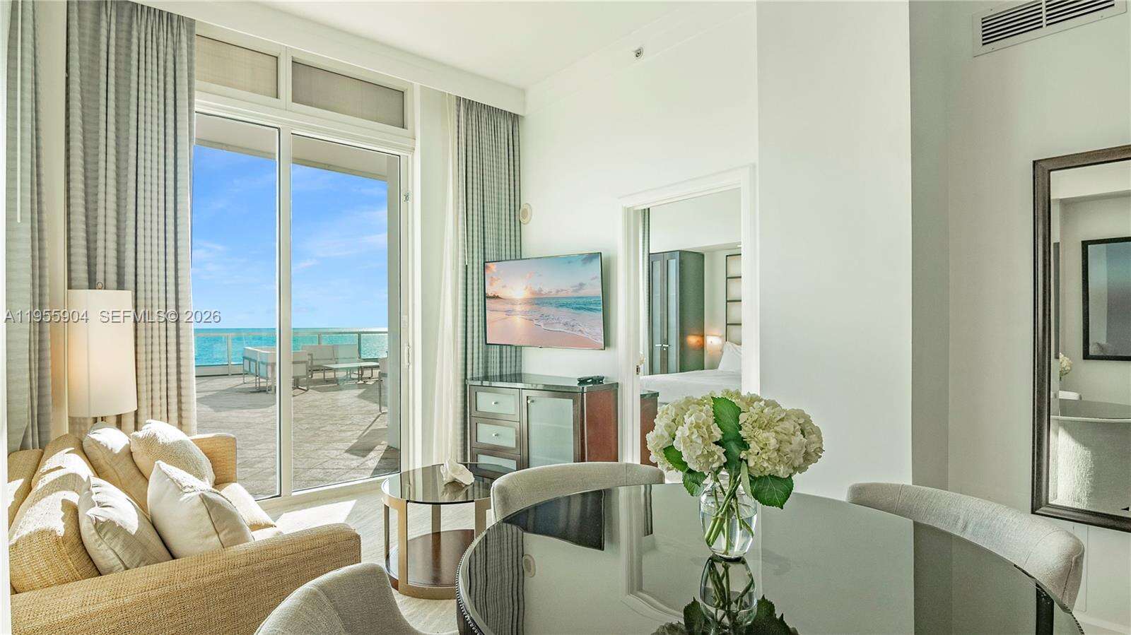 FONTAINEBLEAU III OCEAN CLUB - 4391 Collins Ave, Miami Beach, FL 33140 | Picture 13