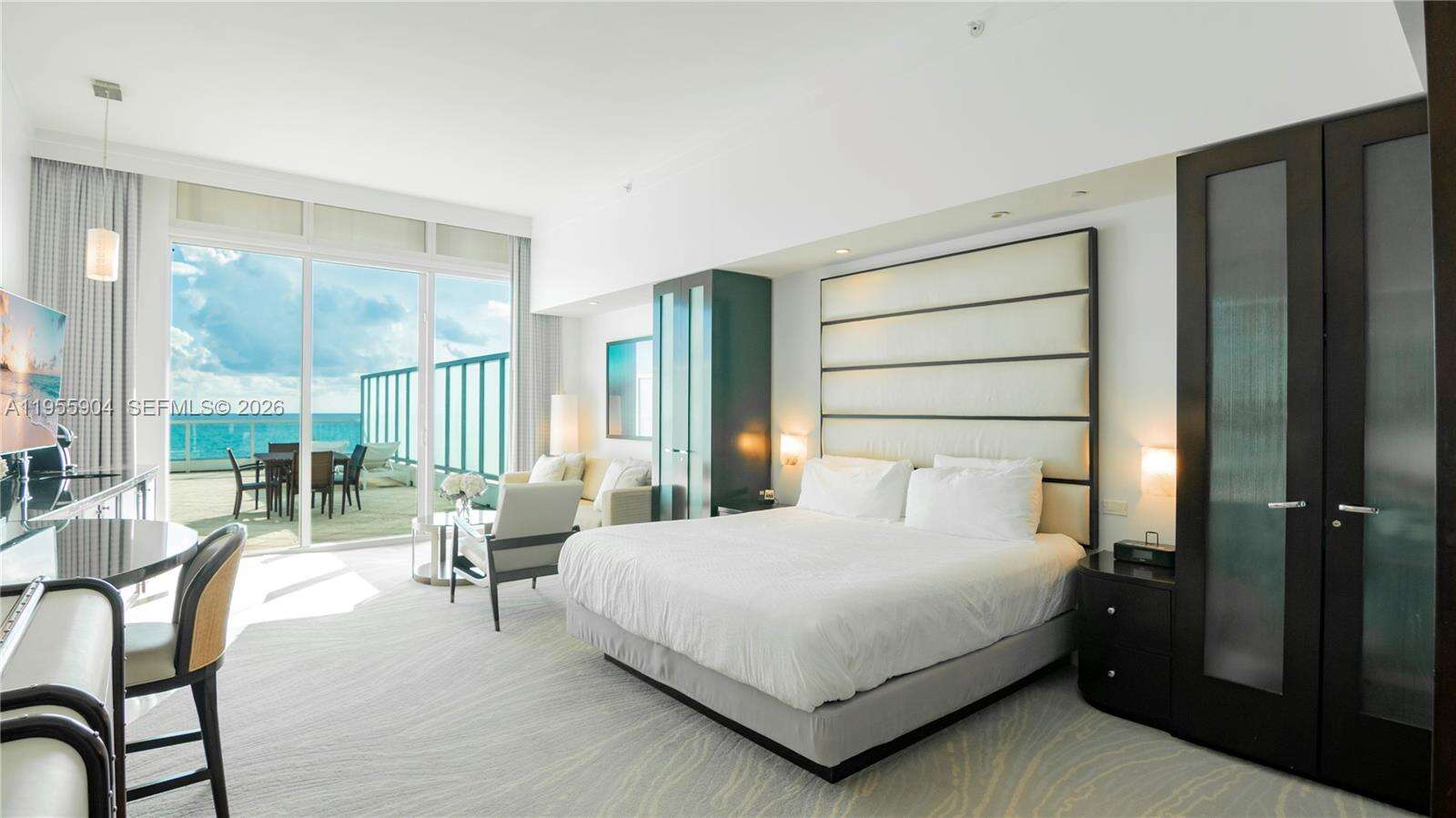 FONTAINEBLEAU III OCEAN CLUB - 4391 Collins Ave, Miami Beach, FL 33140 | Picture 23