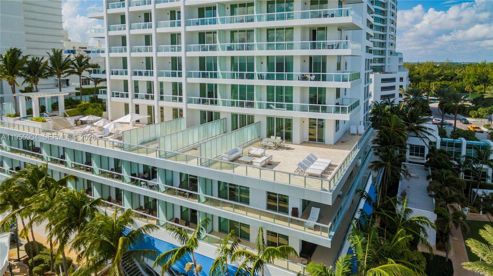 FONTAINEBLEAU III OCEAN CLUB - 4391 Collins Ave, Miami Beach, FL 33140 | Picture 8