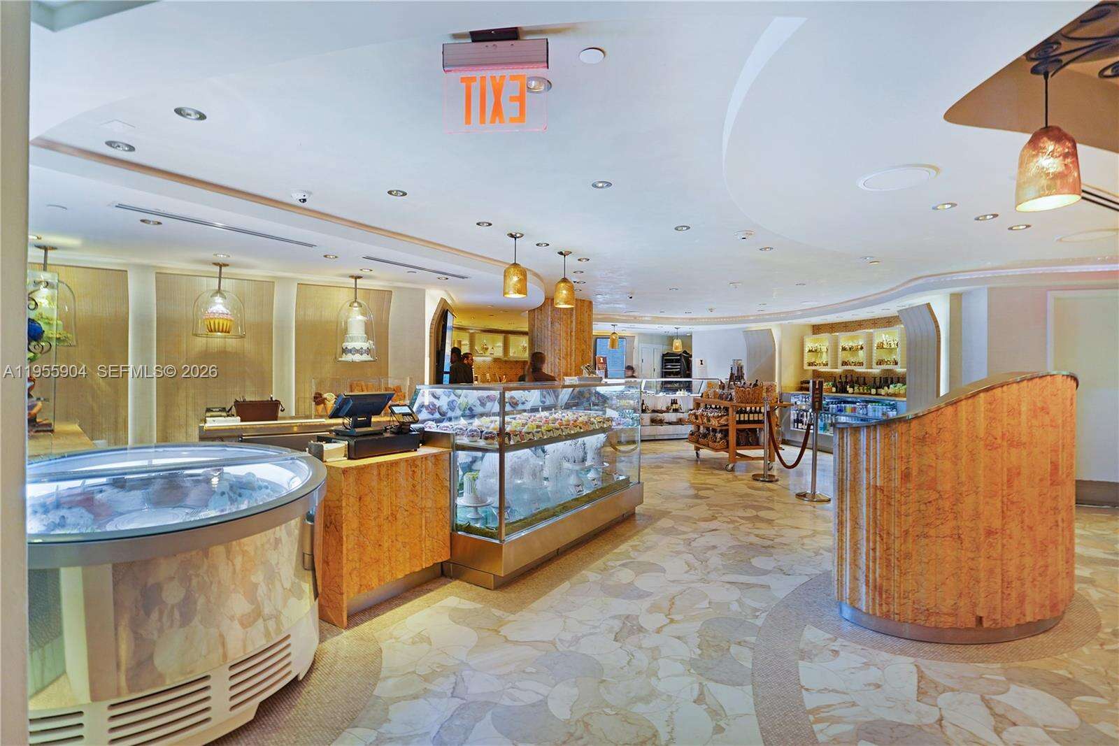 FONTAINEBLEAU III OCEAN CLUB - 4391 Collins Ave, Miami Beach, FL 33140 | Picture 71