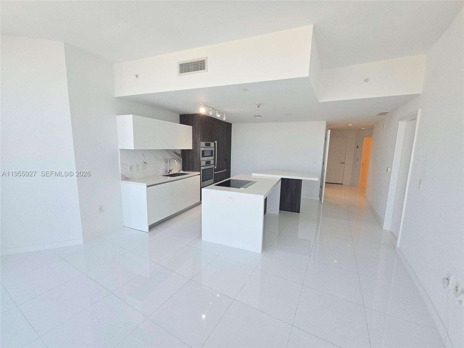 Paramount Miami Worldcenter at 851 1 Ave, Miami, FL 33132 - For Sale photo 3