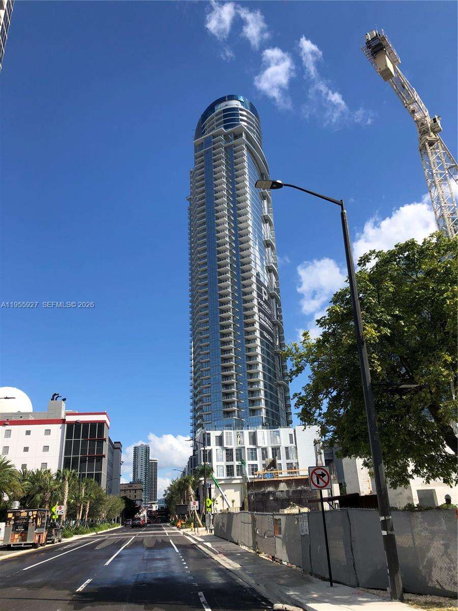Paramount Miami Worldcenter at 851 1 Ave, Miami, FL 33132 - For Sale photo 30