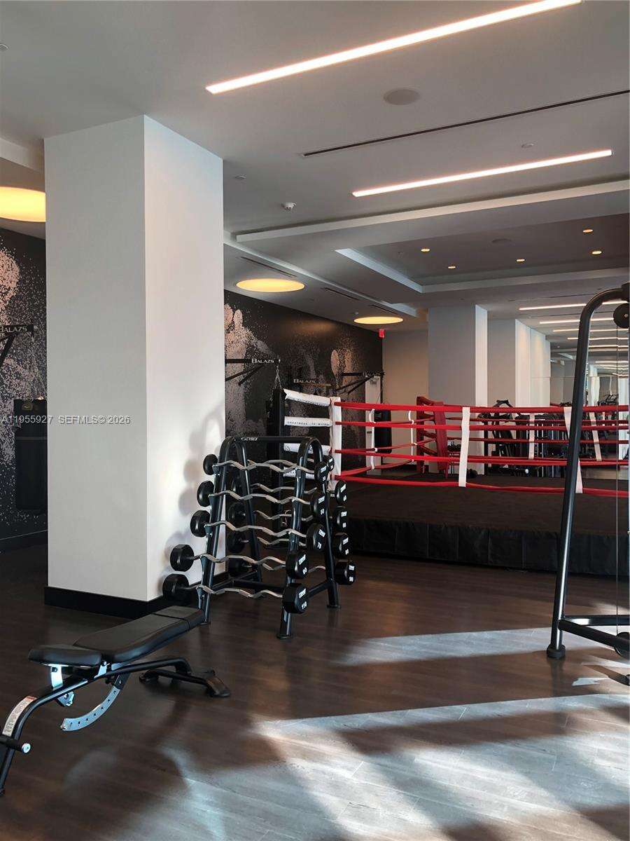 Paramount Miami Worldcenter at 851 1 Ave, Miami, FL 33132 - For Sale photo 36