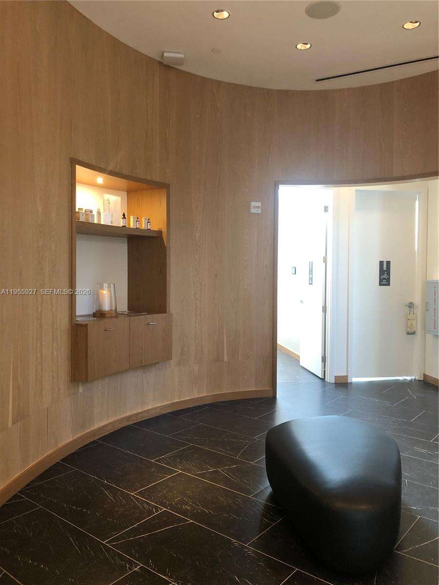 Paramount Miami Worldcenter at 851 1 Ave, Miami, FL 33132 - For Sale photo 37