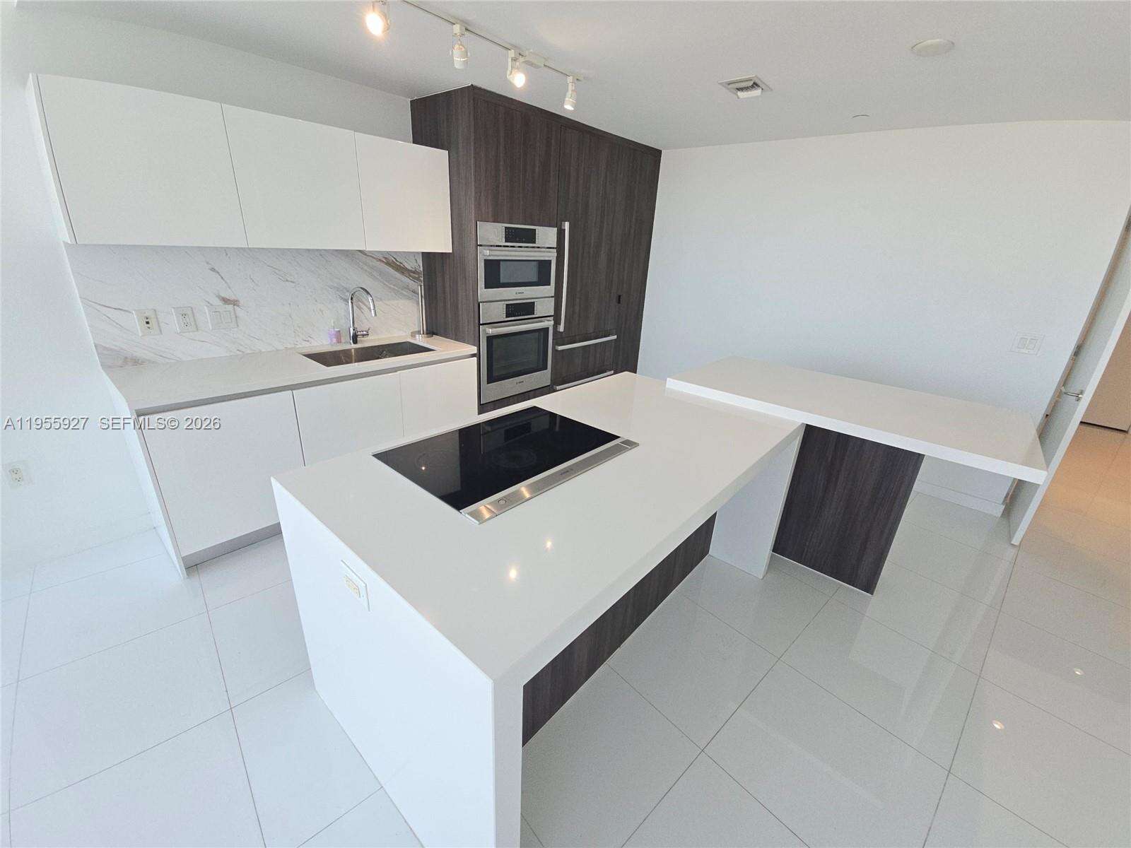 Paramount Miami Worldcenter at 851 1 Ave, Miami, FL 33132 - For Sale photo 5