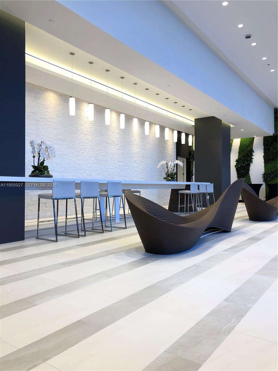 Paramount Miami Worldcenter at 851 1 Ave, Miami, FL 33132 - For Sale photo 42
