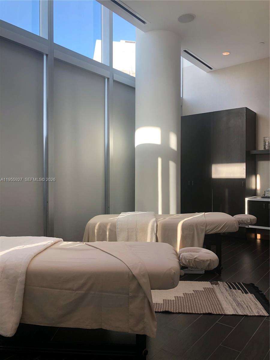 Paramount Miami Worldcenter at 851 1 Ave, Miami, FL 33132 - For Sale photo 47