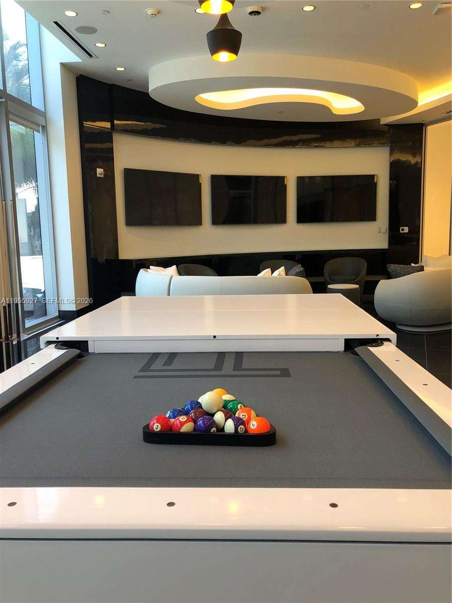 Paramount Miami Worldcenter at 851 1 Ave, Miami, FL 33132 - For Sale photo 49