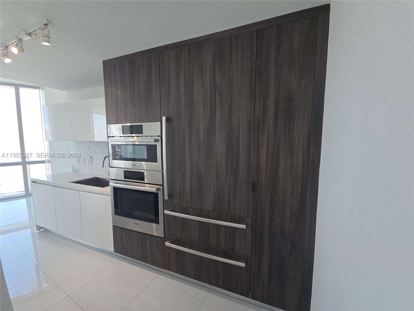 Paramount Miami Worldcenter at 851 1 Ave, Miami, FL 33132 - For Sale photo 6