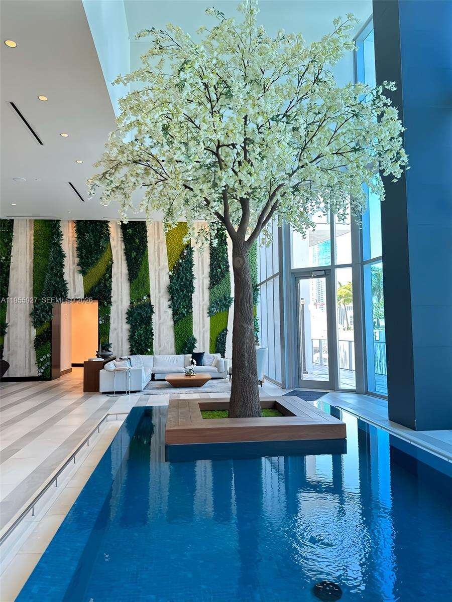 Paramount Miami Worldcenter at 851 1 Ave, Miami, FL 33132 - For Sale photo 57
