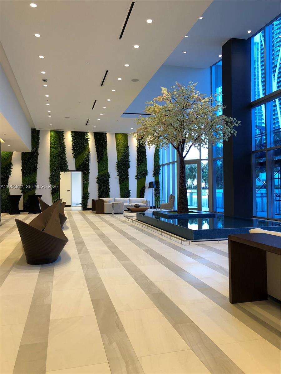 Paramount Miami Worldcenter at 851 1 Ave, Miami, FL 33132 - For Sale photo 63
