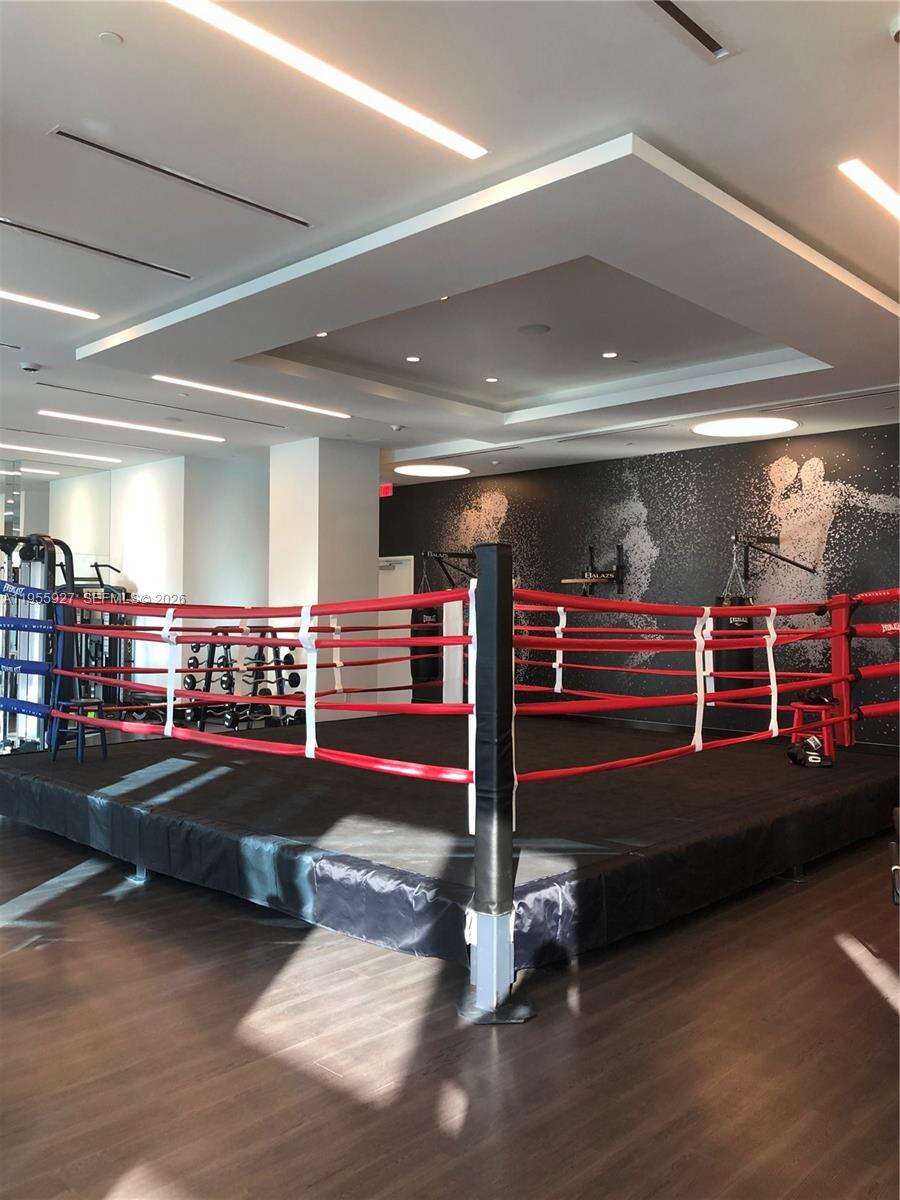 Paramount Miami Worldcenter at 851 1 Ave, Miami, FL 33132 - For Sale photo 67