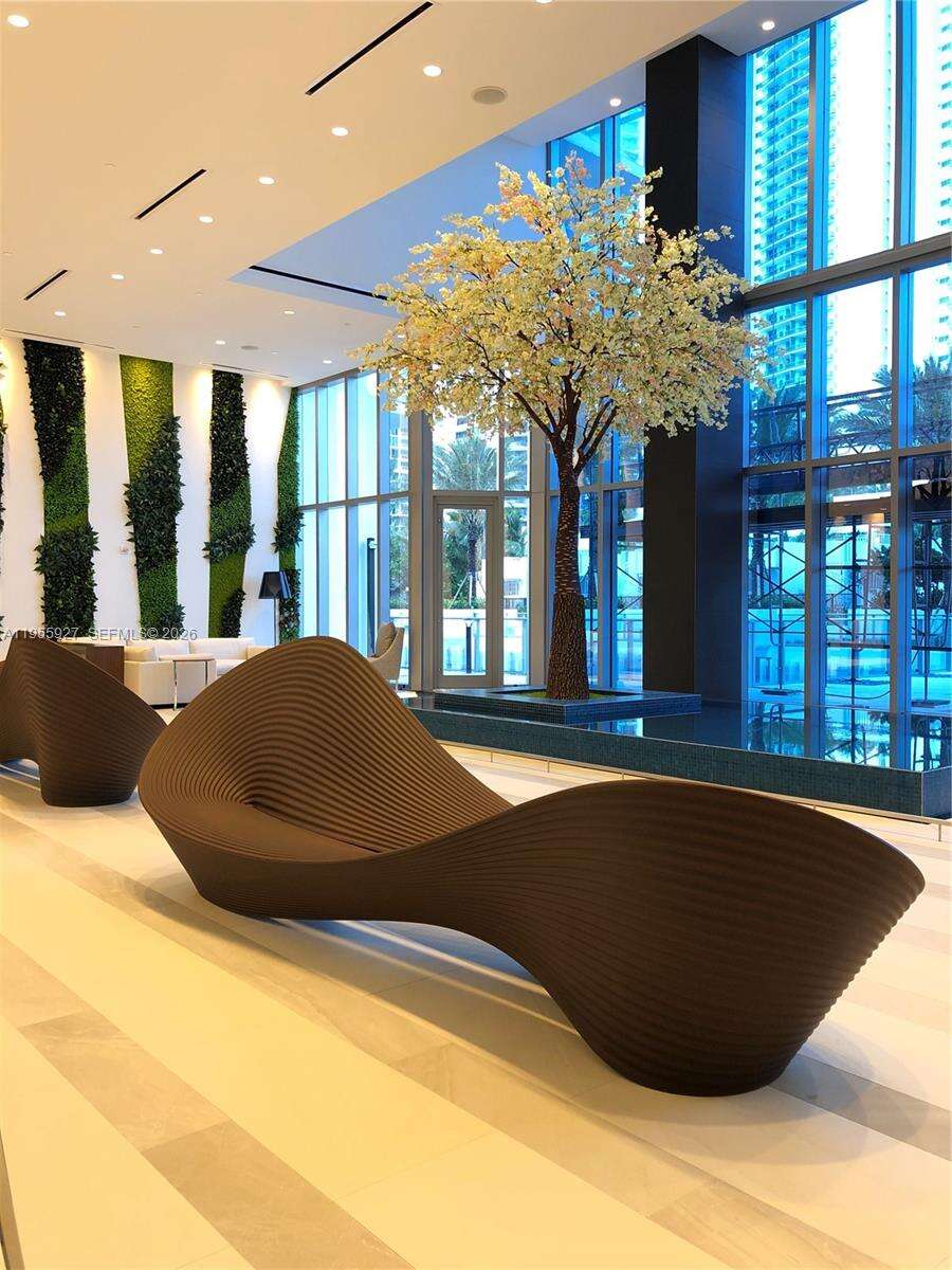 Paramount Miami Worldcenter at 851 1 Ave, Miami, FL 33132 - For Sale photo 70