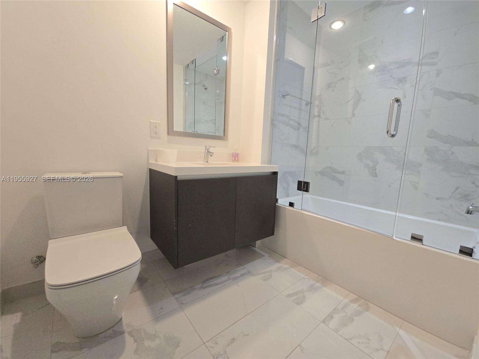 Paramount Miami Worldcenter at 851 1 Ave, Miami, FL 33132 - For Sale photo 8