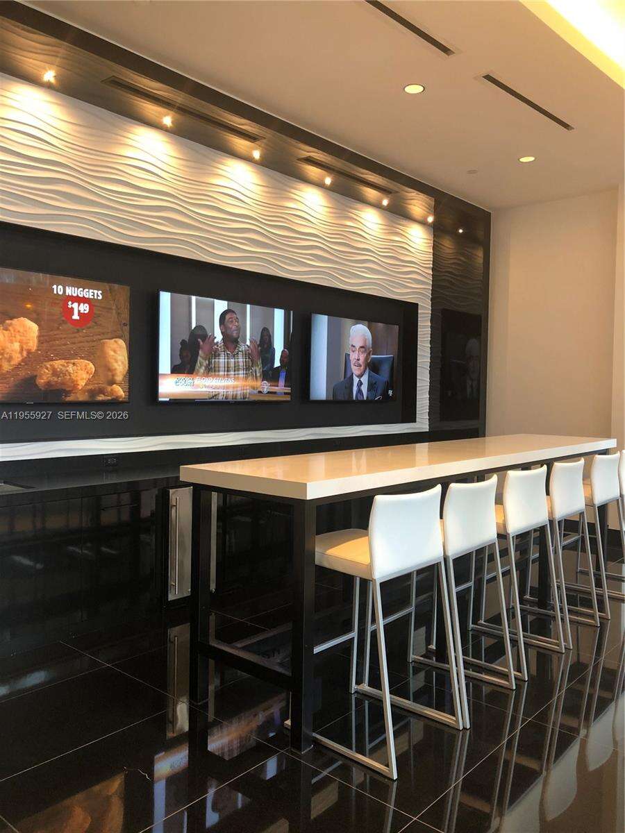 Paramount Miami Worldcenter at 851 1 Ave, Miami, FL 33132 - For Sale photo 71