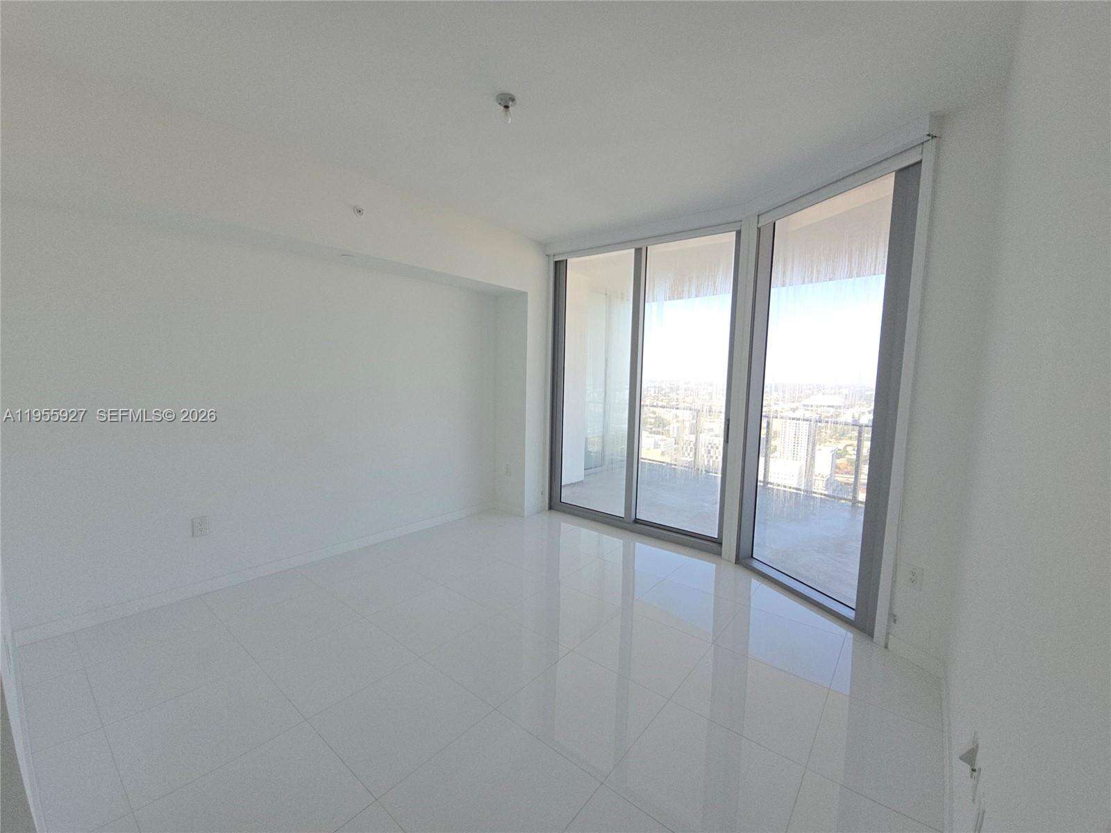 Paramount Miami Worldcenter at 851 1 Ave, Miami, FL 33132 - For Sale photo 9