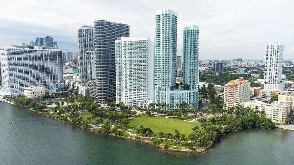 Quantum On The Bay at 1900 Bayshore Dr, Miami, FL 33132 - For Sale photo 1